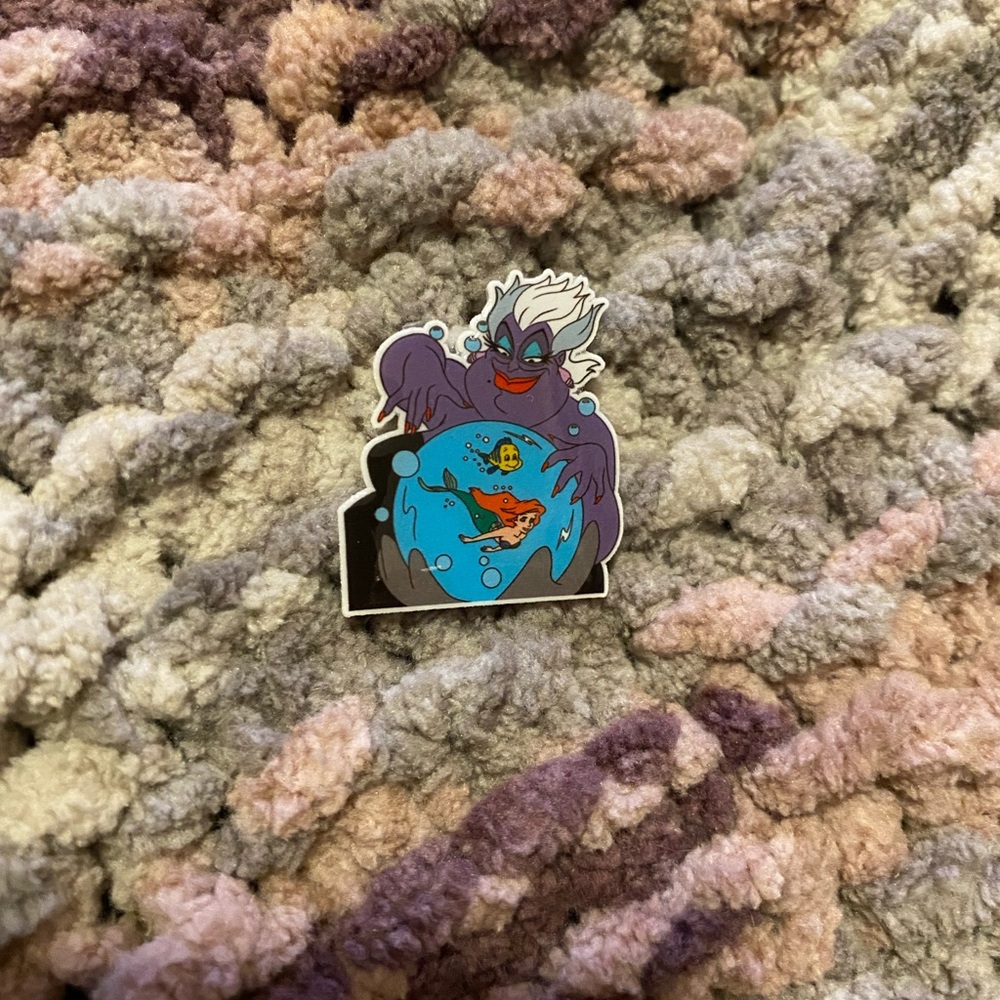 Ursula epoxy pin